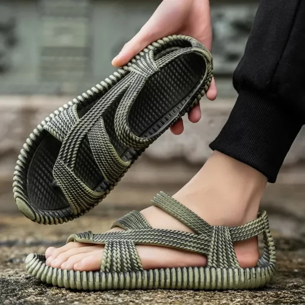 Men's designer 2025 new summer flat sandals breathable wading beach flip-flops family leisure outdoor men's shoes slippers shoes