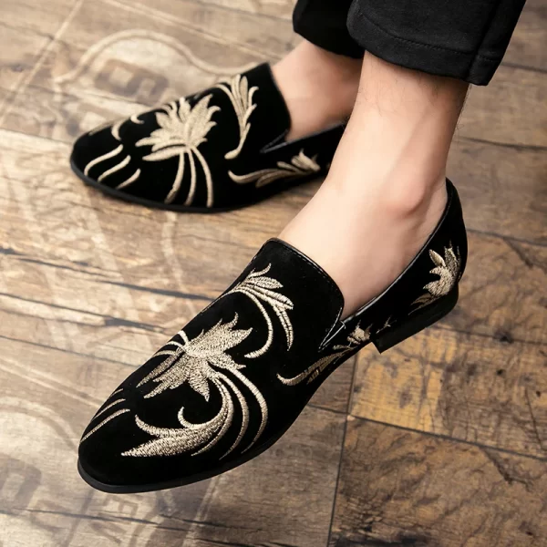 QUAOAR Embroidery Ethnic style Loafers Men Moccasins Slippers Black suede Men's Dress Shoes Party Wedding Flats Casual Shoes